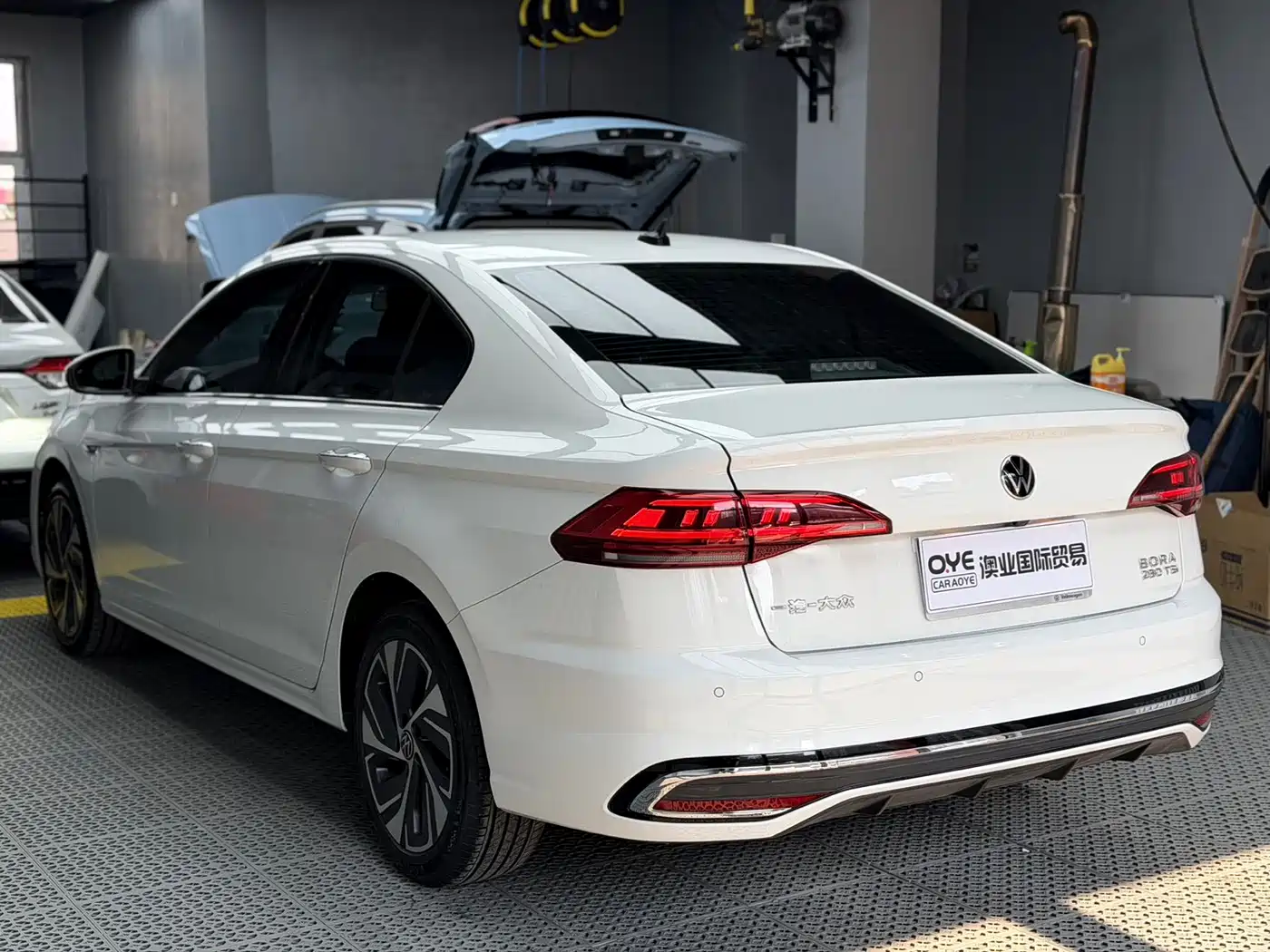 Volkswagen Bora 2023 280TSI DSG Prestige Edition фото 4