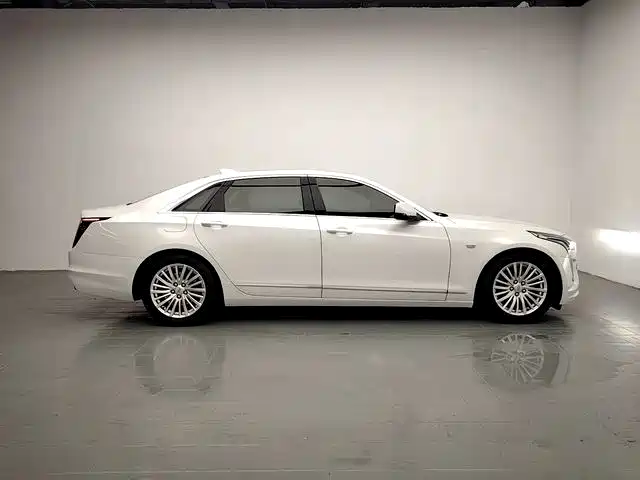 Фото 8 - Cadillac CT6
