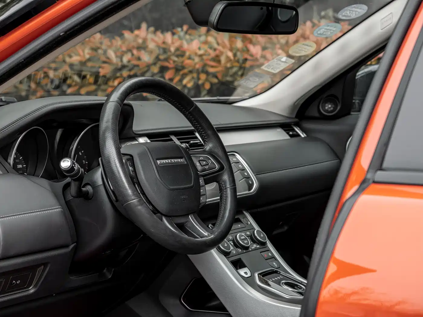 Land Rover Range Rover Evoque 2016 Model 2.0T Tilt Orange Limited Edition фото 8
