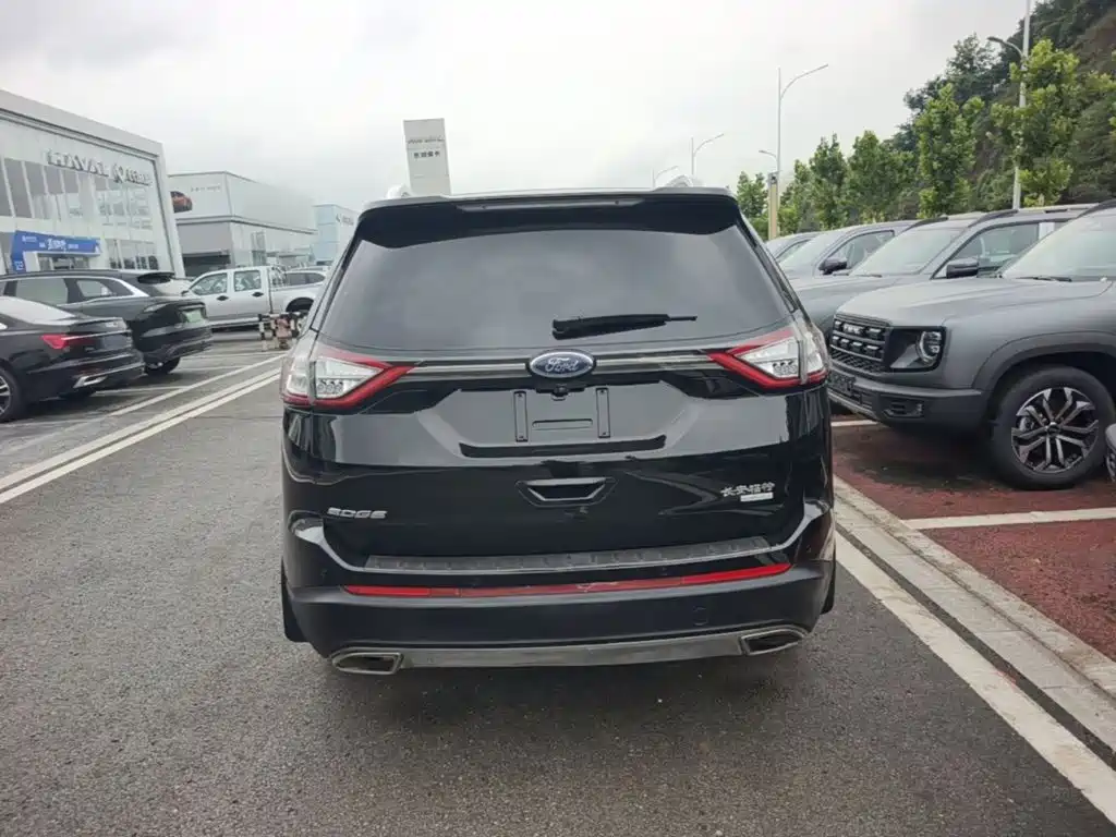 Ford Edge 2017 2016 EcoBoost 245 2WD Platinum 7-Seater