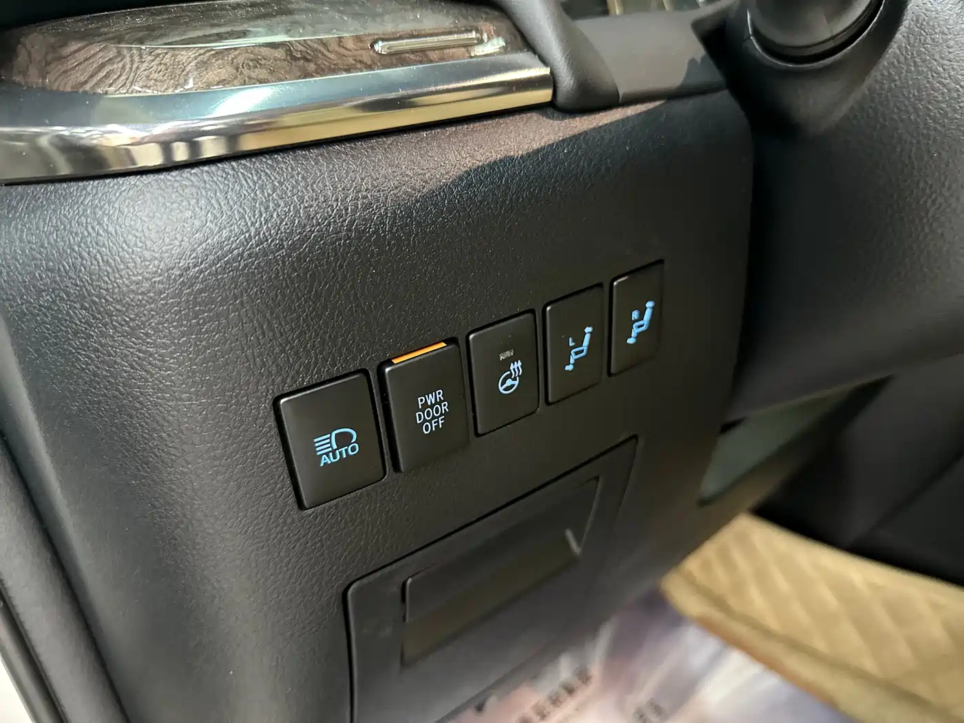 Toyota Vellfire 2021 Crown Hybrid 2.5L HV Premium Edition фото 9