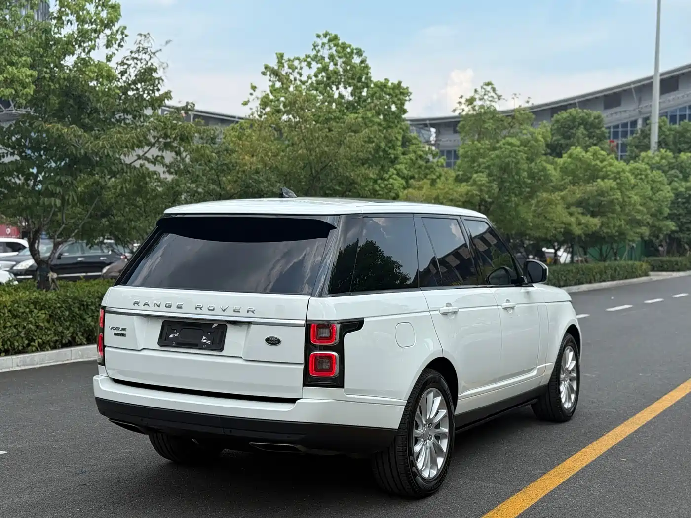 Land Rover Range Rover 2018 3.0 SC V6 Vogue Heritage Edition фото 15