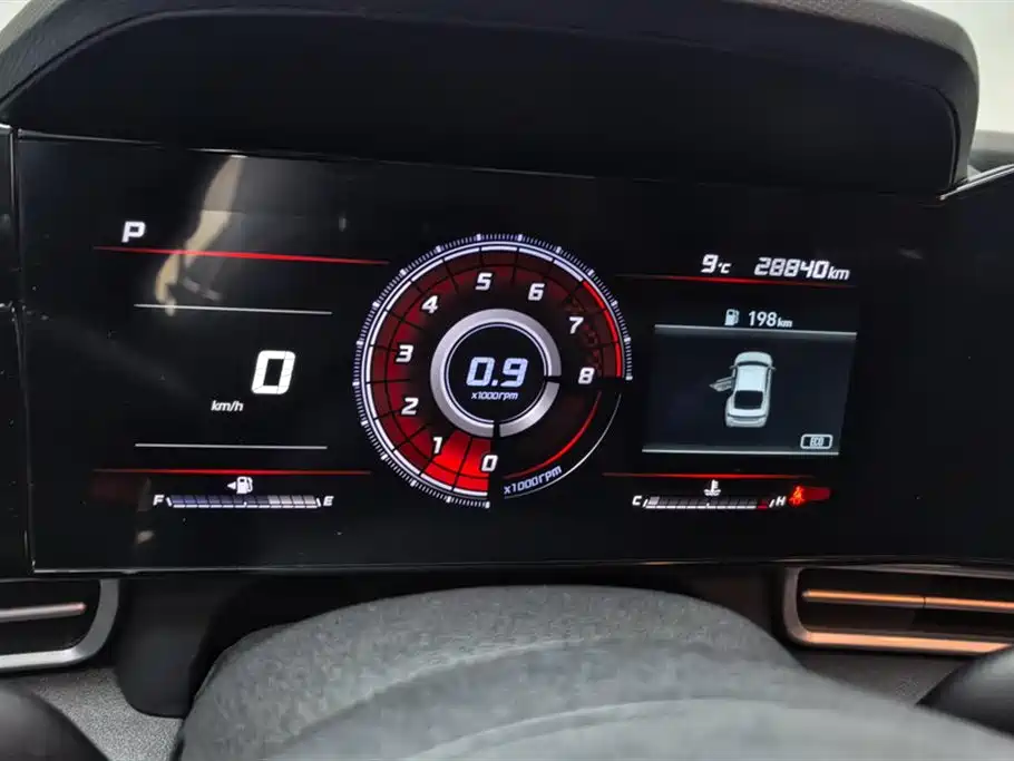 Hyundai Elantra 2021 1.5L CVT LUX Premium Edition фото 14