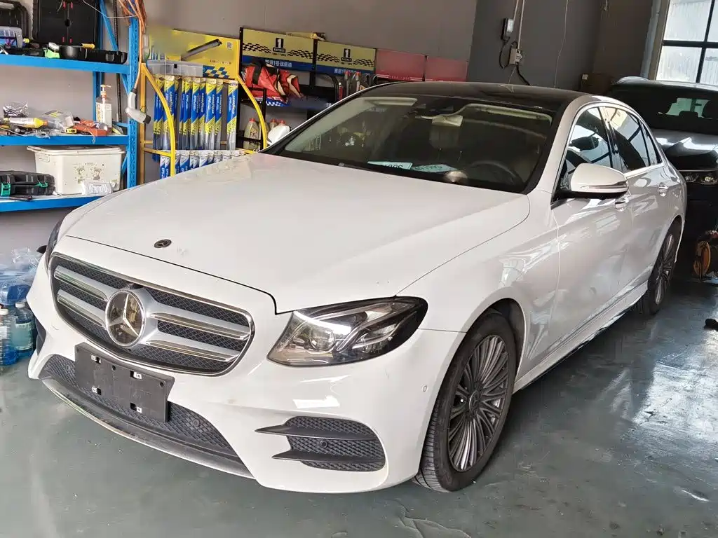 Фото 2 - Mercedes-Benz E-Class