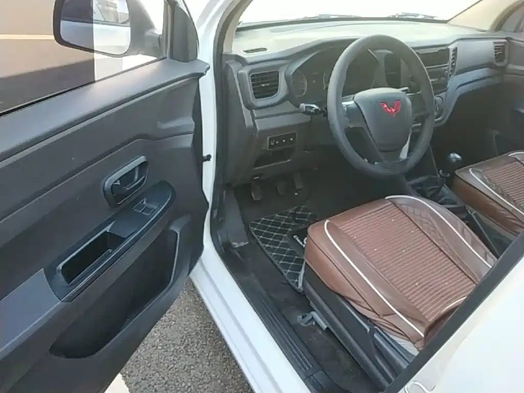 Wuling Motors Wuling Hongguang V 2024 2022 1.5L Power Take Edition Electric Power Steering LAR