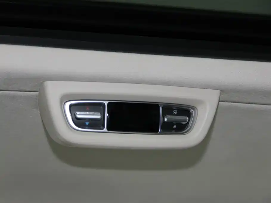 Mercedes-Benz V-Class 2024 V 300 L Long Wheelbase Luxury Edition фото 22
