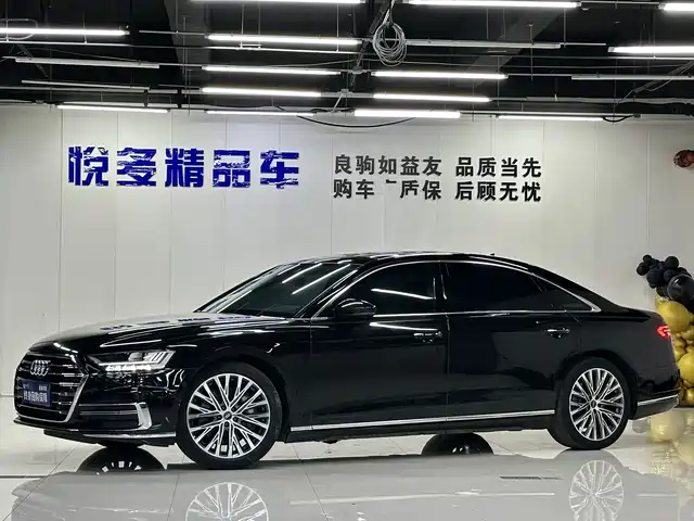 AUDI A8