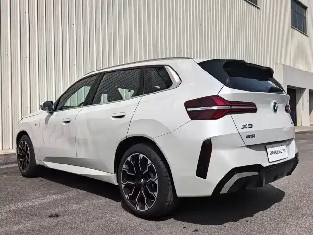 BMW X3 2025 xDrive30L Leading M Sport Package фото 12