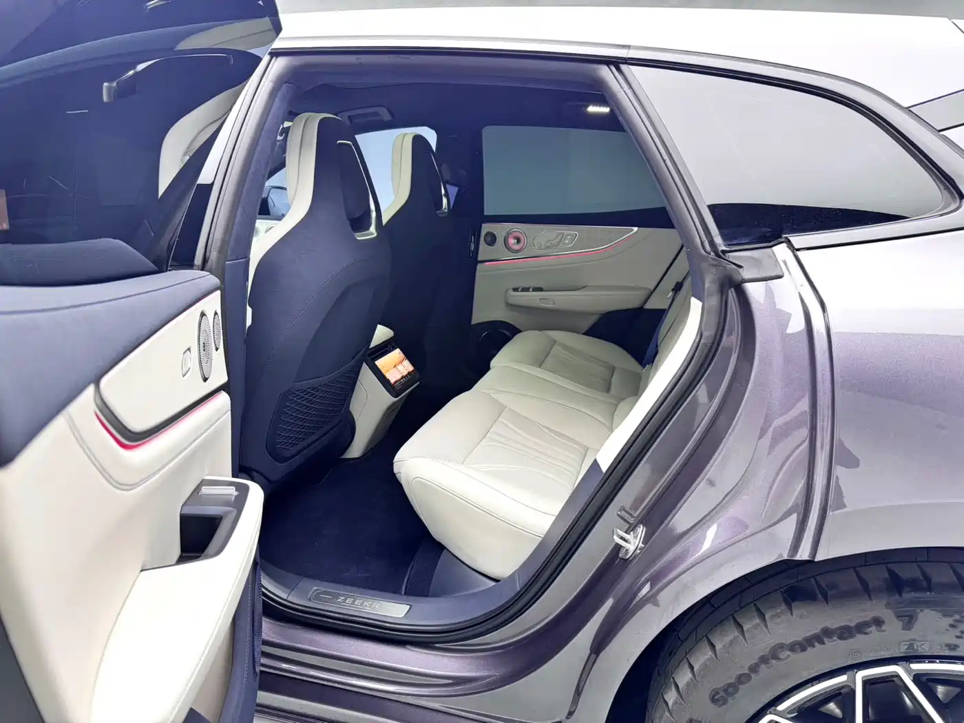 ZEEKR EXTREME KRYPTON 001