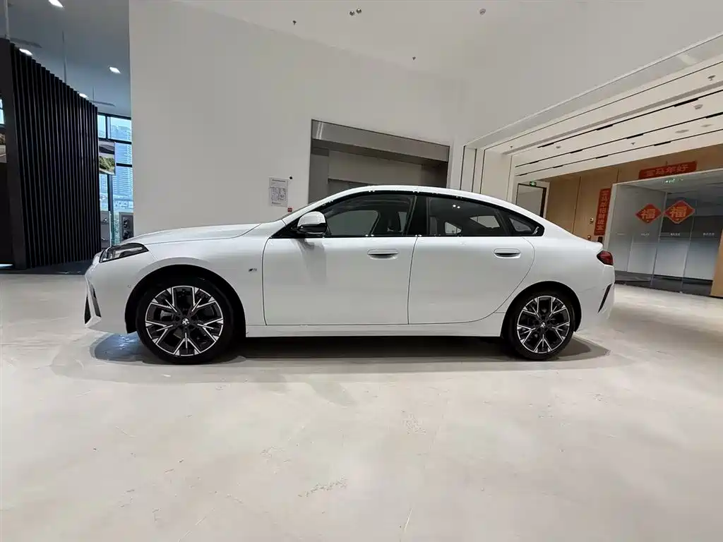 BMW 2 Series 2025 225L M Sport Package фото 3