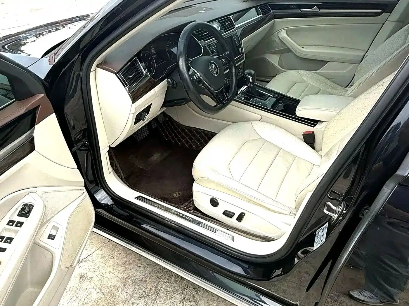 Photo 3 - Volkswagen Phideon