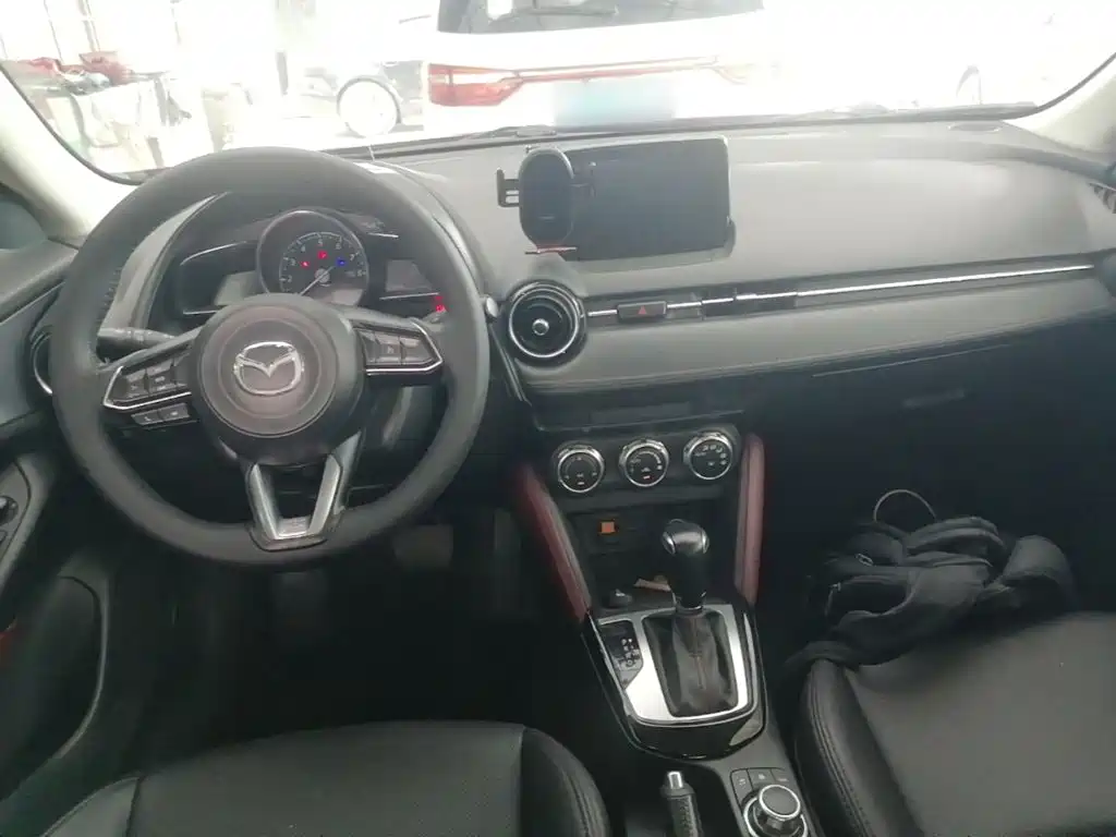 Фото 10 - Mazda CX-3
