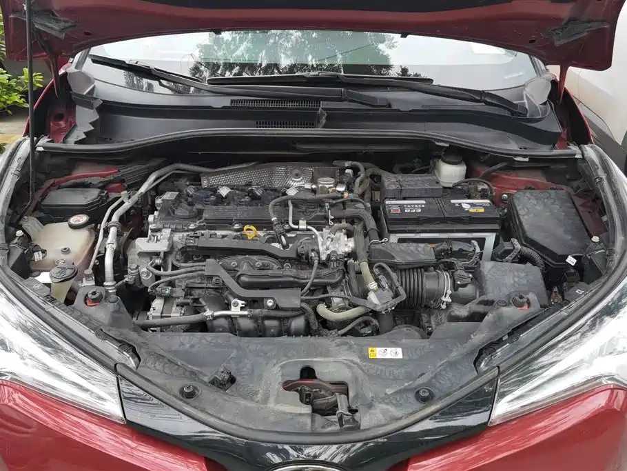 Toyota C-HR 2020 Model 2.0L Leading фото 10