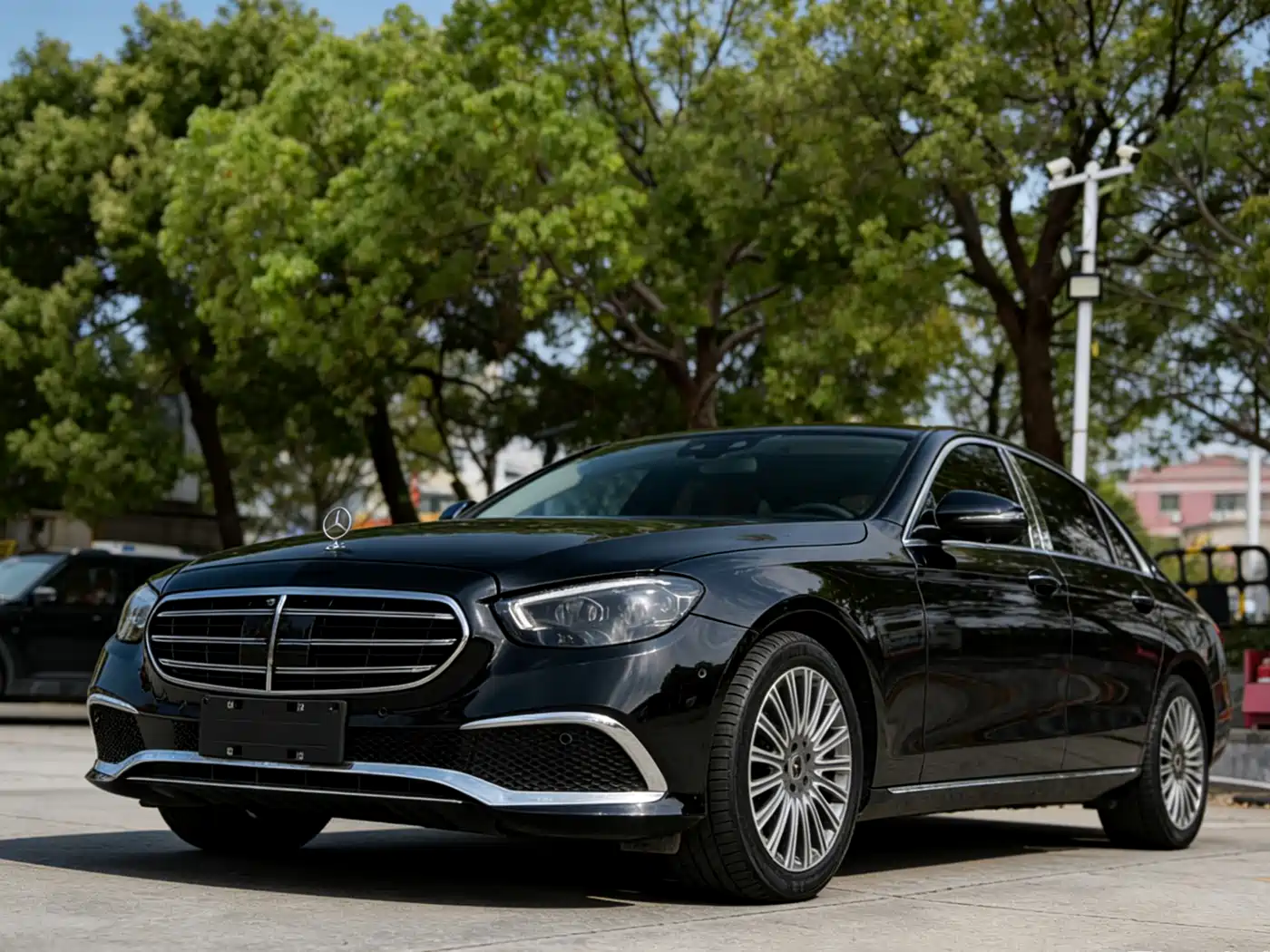 MERCEDES-BENZ E CLASS