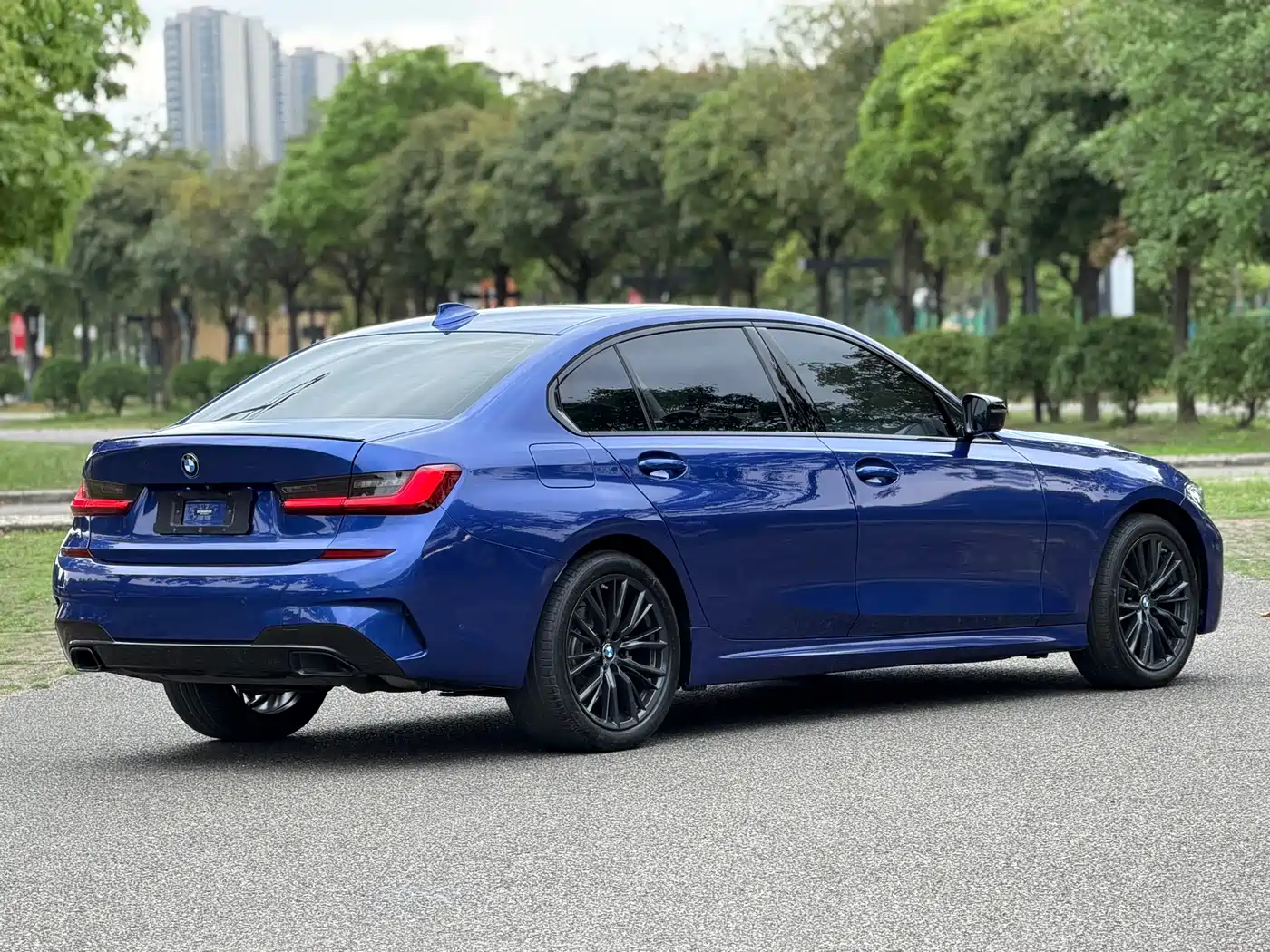 BMW 3 Series 2021 Facelift 325Li M Sport Shadow Edition фото 27