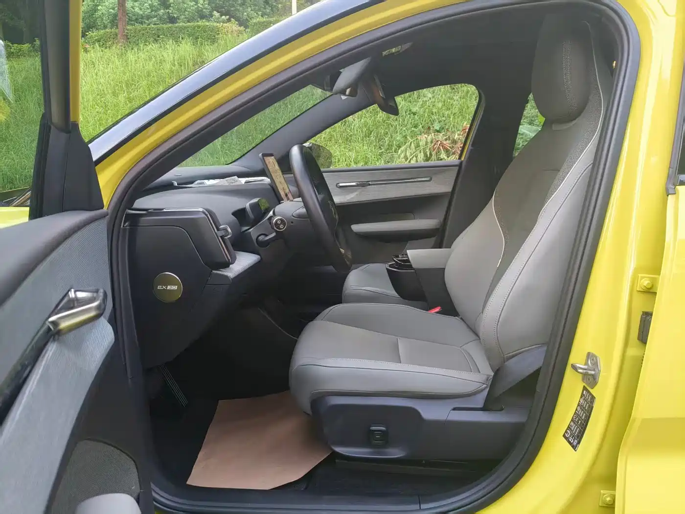 Volvo EX30 2024 2025 RWD Long Range Ultra