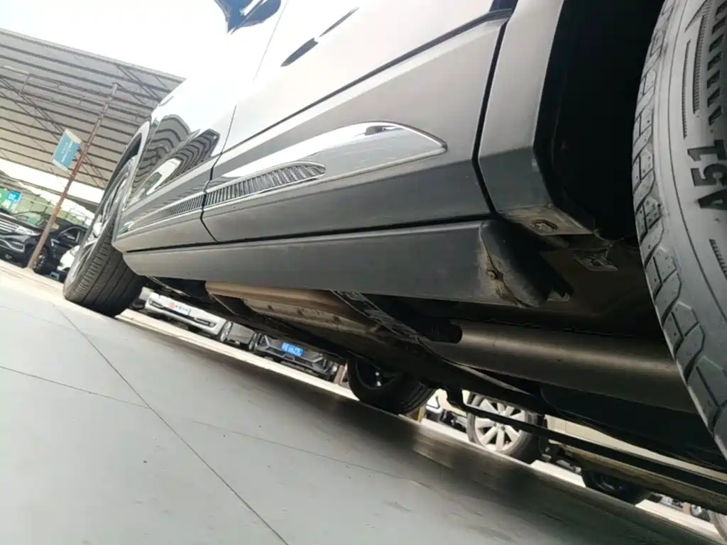 Hongqi HS7 PHEV 2025 2024 2.0T PHEV 4WD Flagship Edition 6-seater