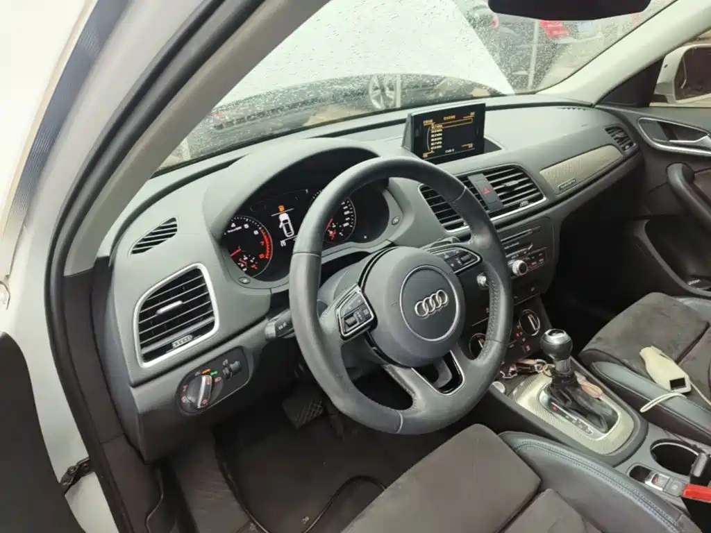 Photo 10 - Audi Q3