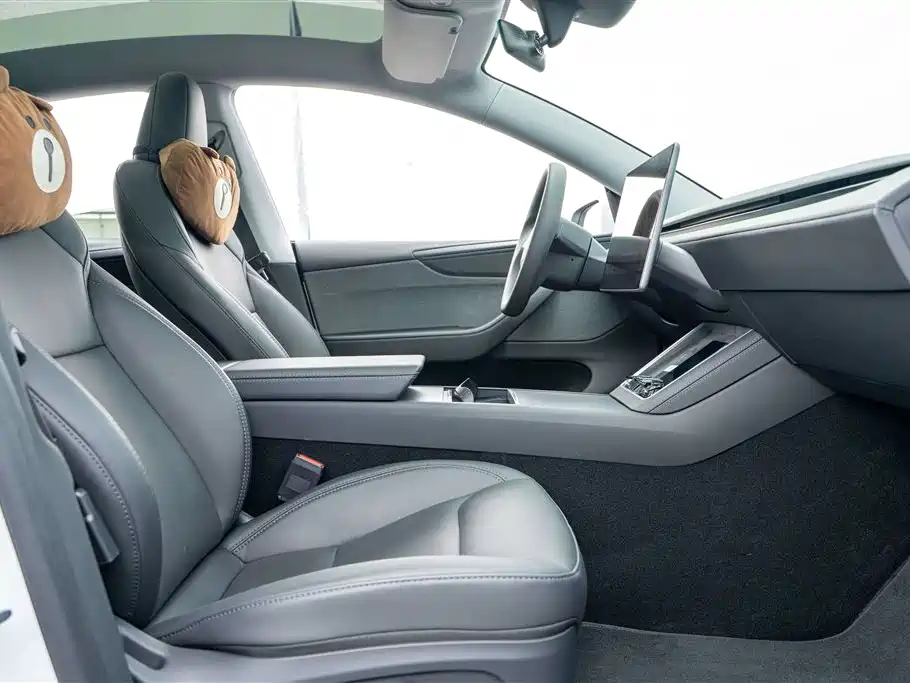 Фото 14 - Tesla Model Y