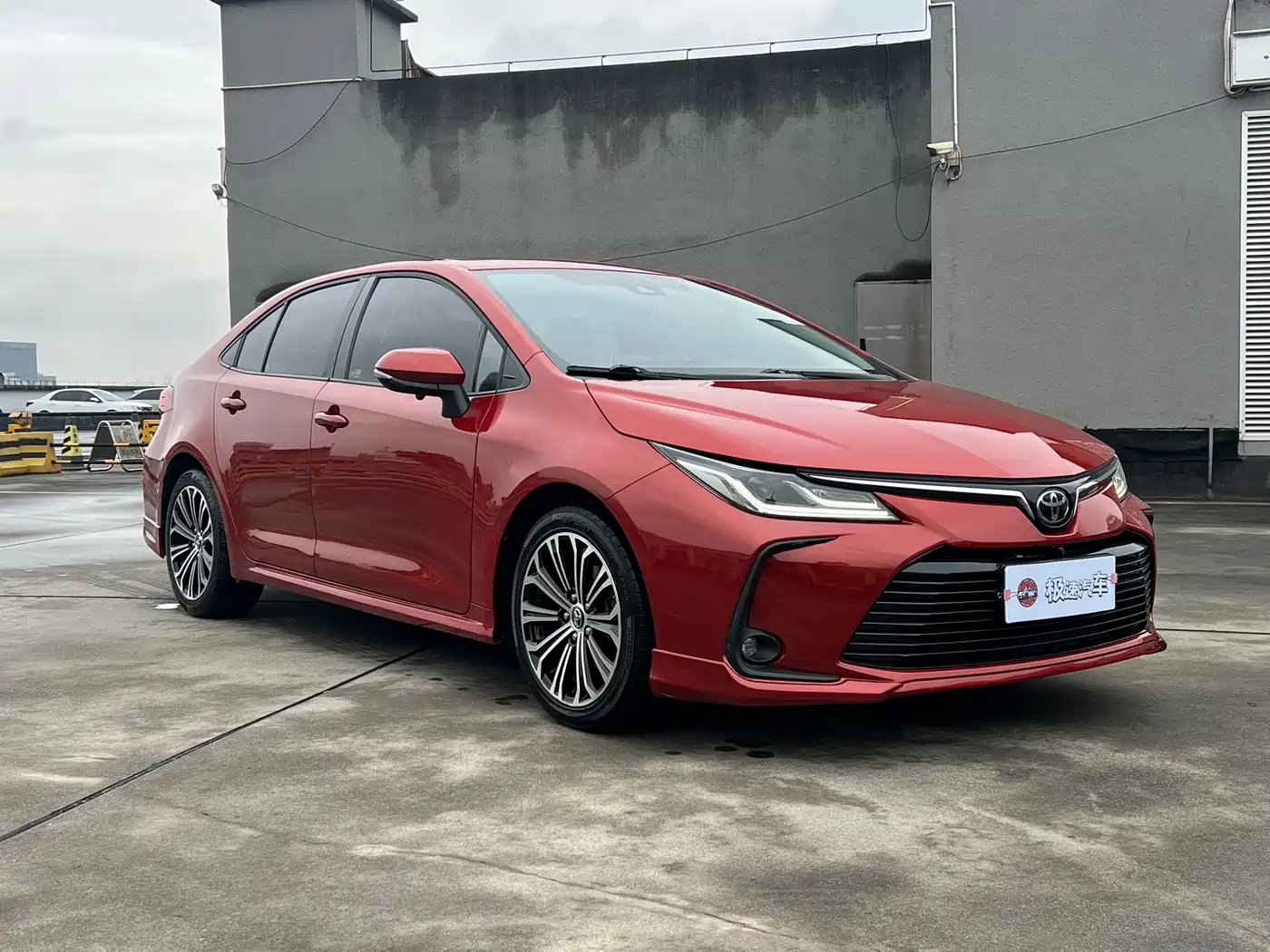 Toyota Corolla 2019 1.2T S-CVT Sport Edition фото 3
