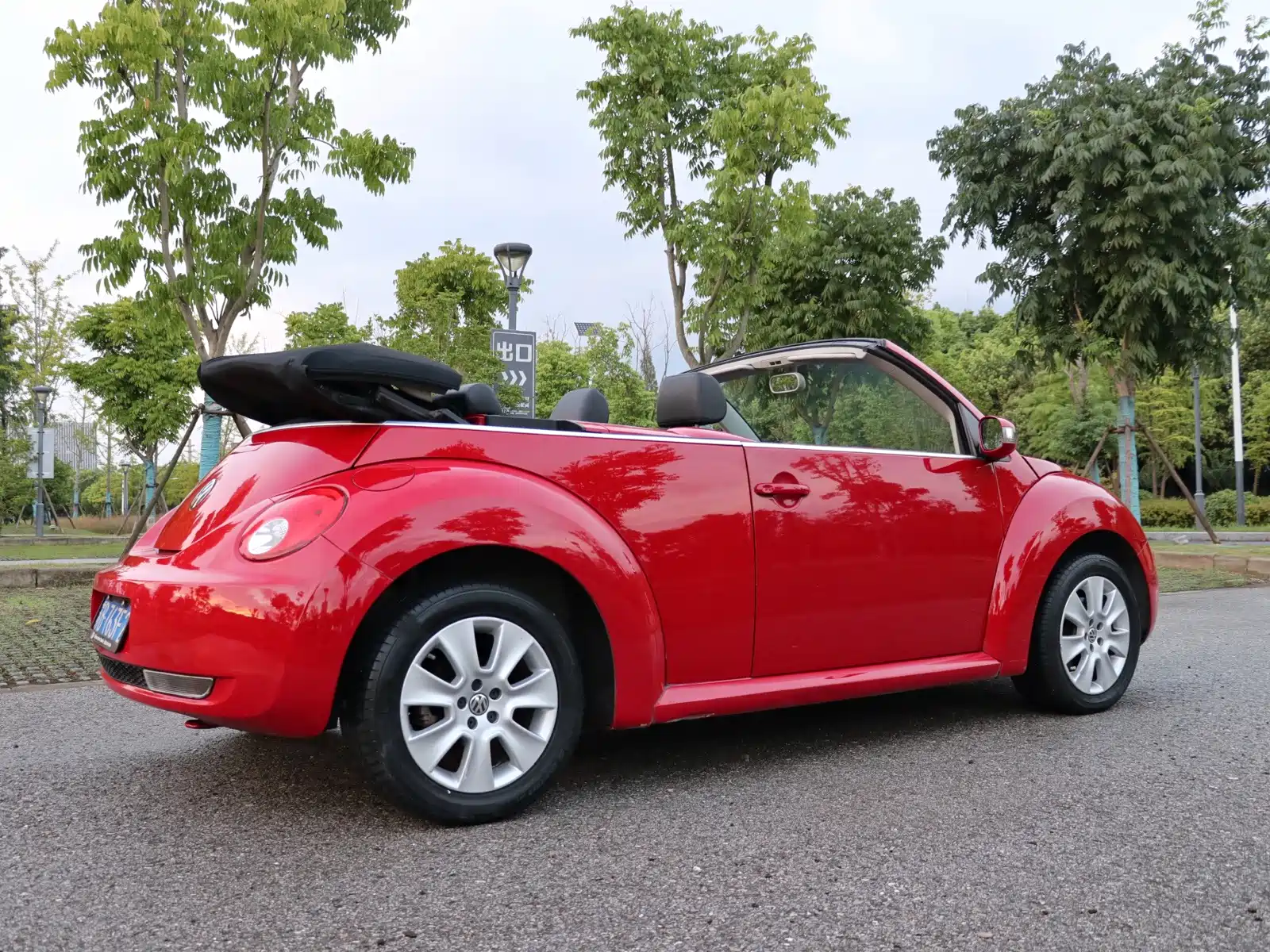 Photo 7 - Volkswagen Beetle