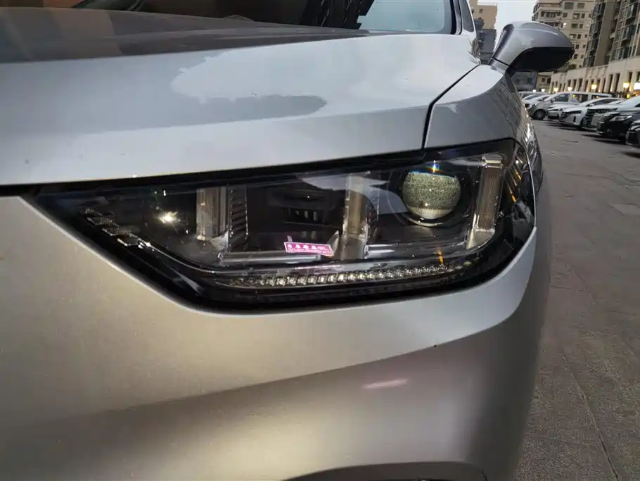 WEI PAI WEI BRAND VV5