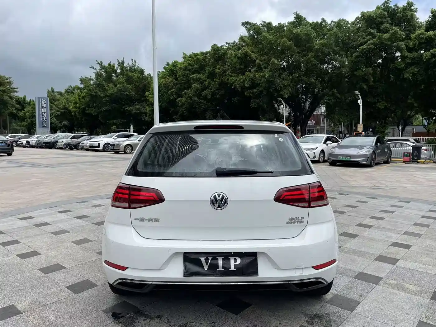 Фото 9 - Volkswagen Golf