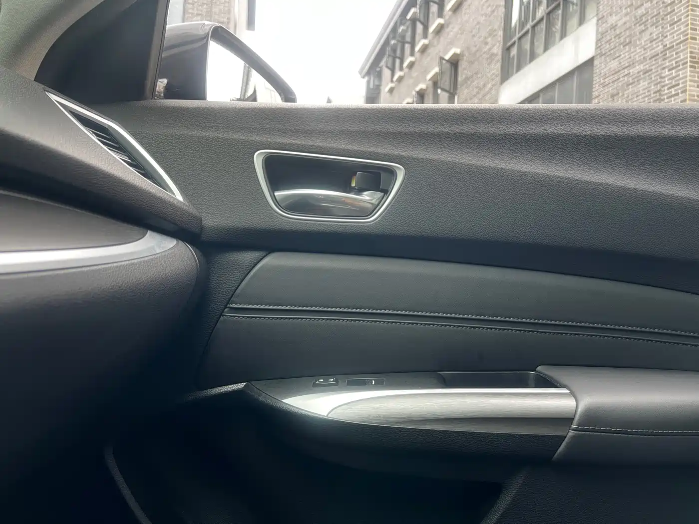Acura TLX-L 2018 2.4L Joy Edition фото 58