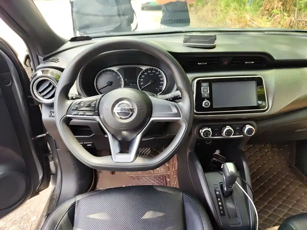 Photo 5 - Nissan Kicks