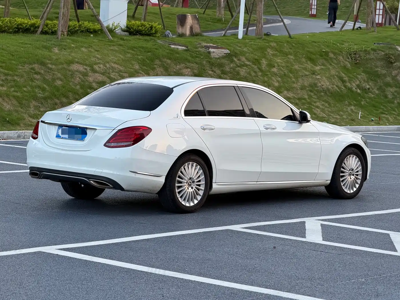 Photo 4 - Mercedes-Benz C-Class