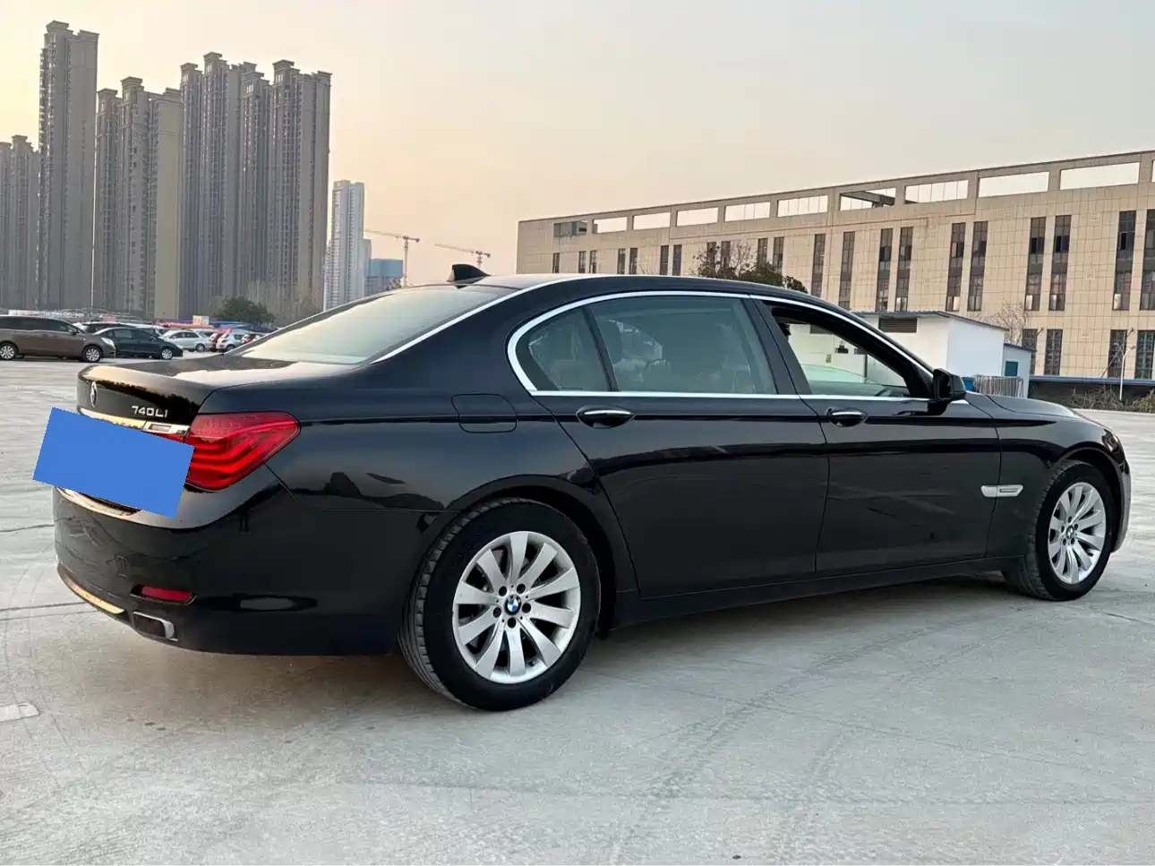 BMW 7 Series 2009 Model 740Li Leading Edition фото 4