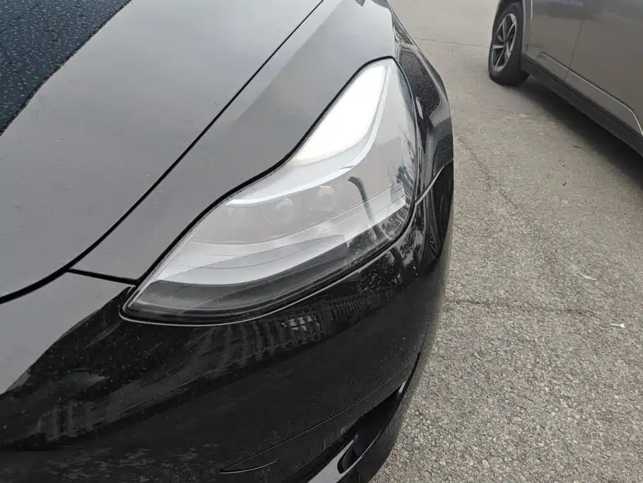 Фото 5 - Tesla Model 3