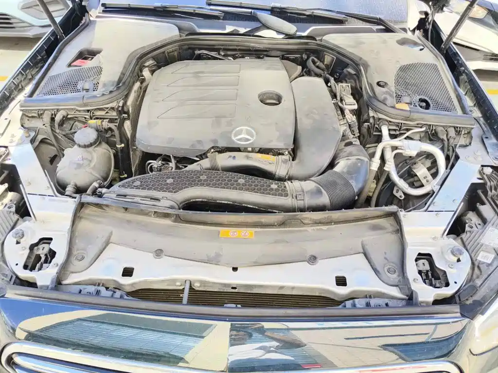Mercedes-Benz E-Class, миниатюра 3