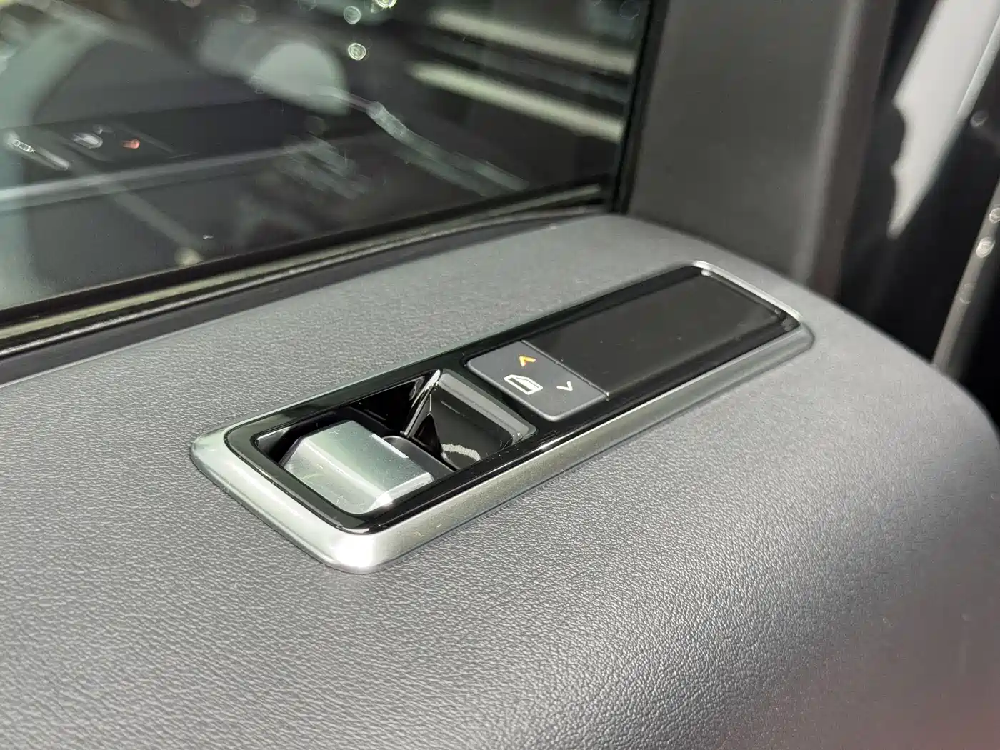 Land Rover Range Rover 2018 3.0 SC V6 Golden Age Edition фото 26