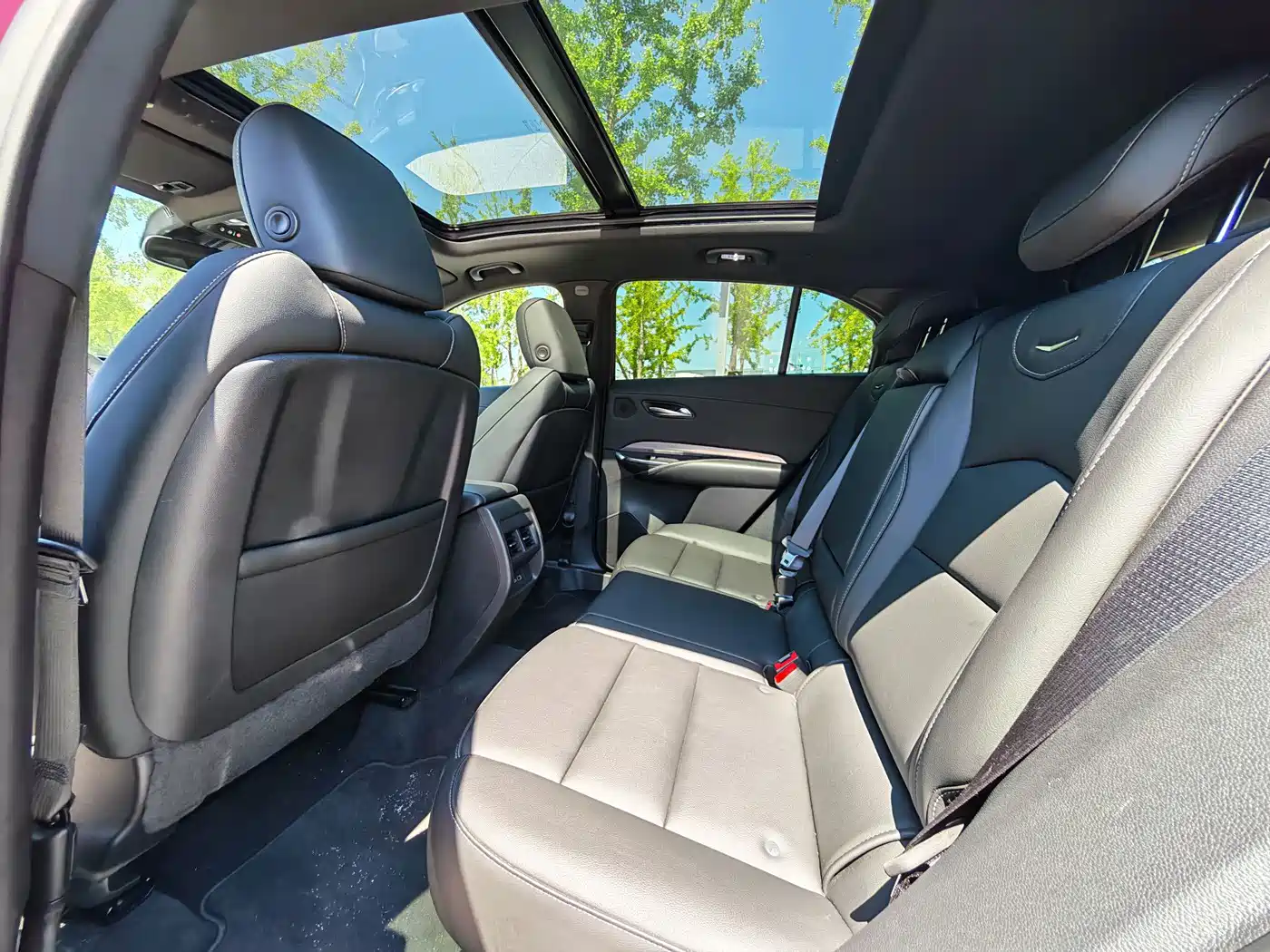Cadillac XT4 2025 2024 28T 2WD Luxury