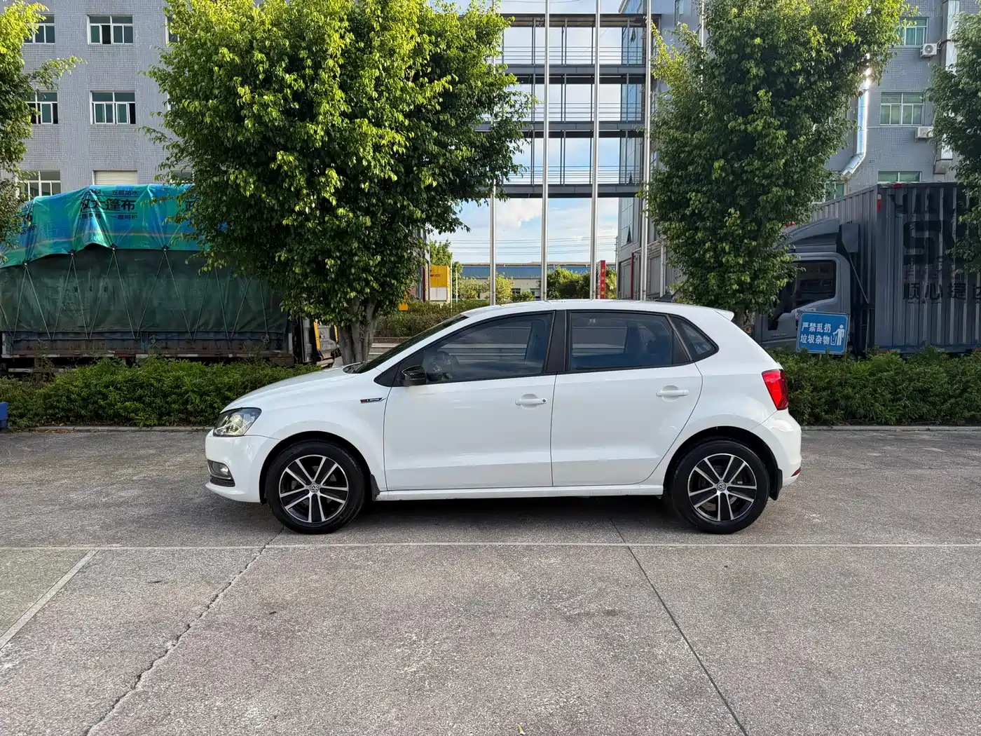 Фото 3 - Volkswagen Polo