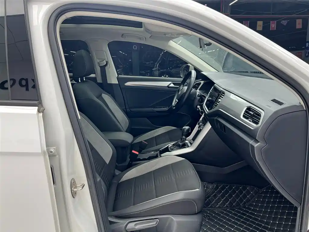 Volkswagen T-ROC 2021 Facelift 280TSI DSG 2WD Elite Smart Connect Edition фото 15
