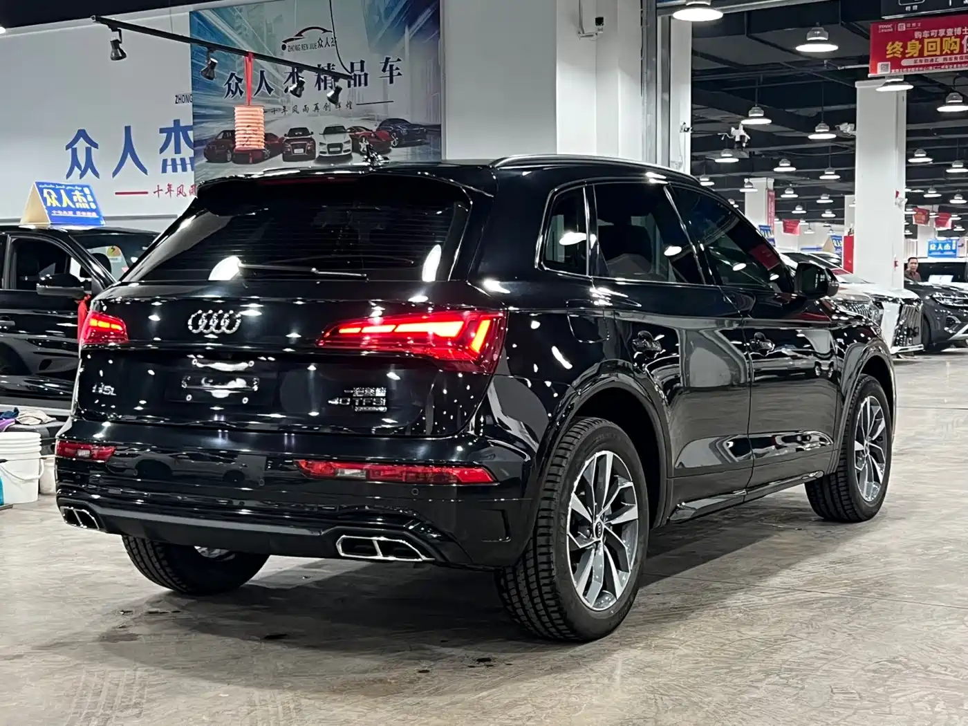 Audi Q5L 2023 40T Luxury Dynamic фото 5