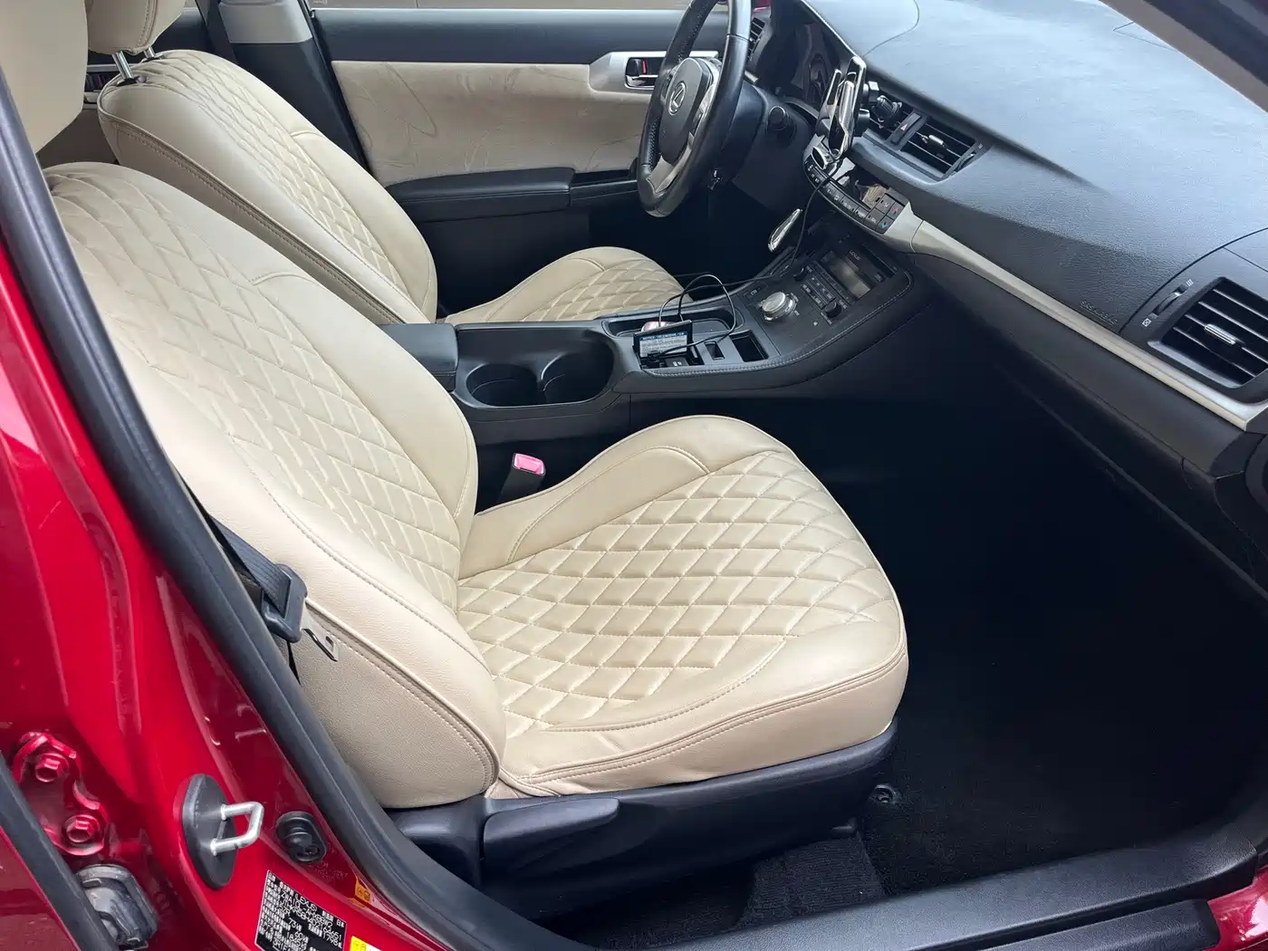 Фото 12 - Lexus CT