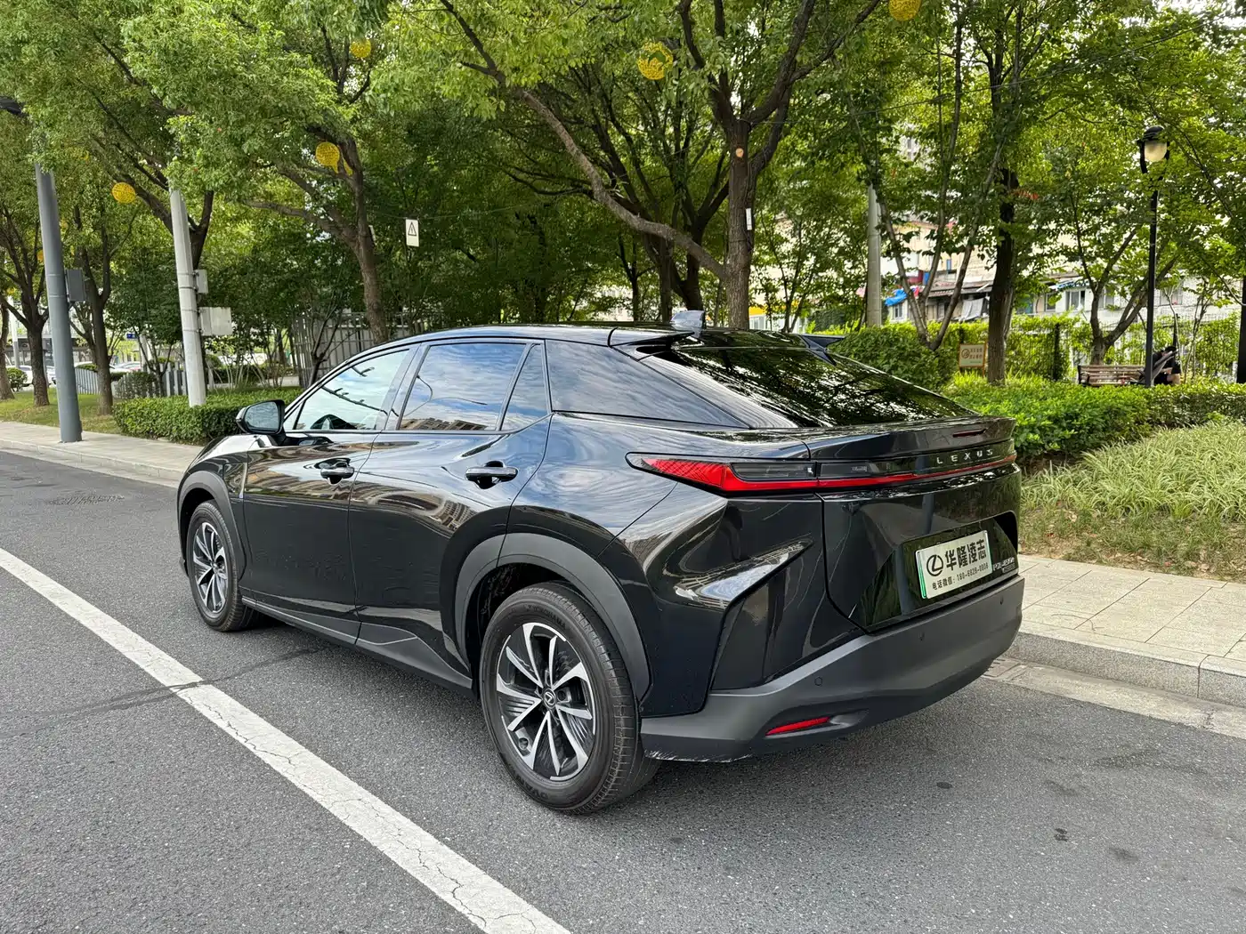 Lexus RZ 2023 2023 450e 4WD Deluxe