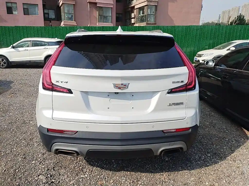 Cadillac XT4 2019 2018 28T FWD Leading Edition