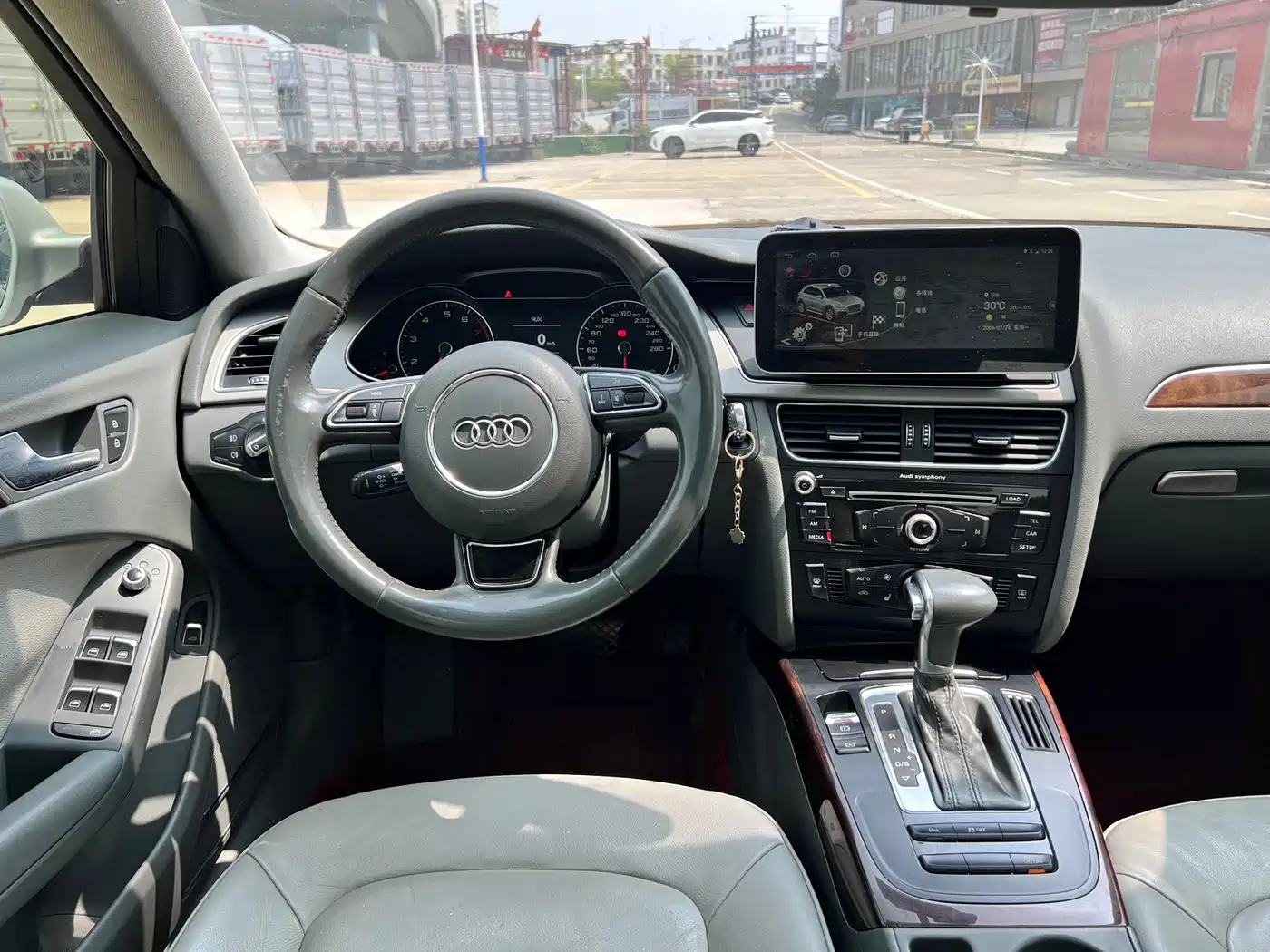 Audi A4L 2013 35 TFSI Automatic Comfort фото 8