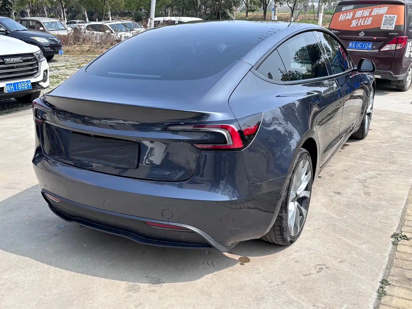TESLA MODEL 3