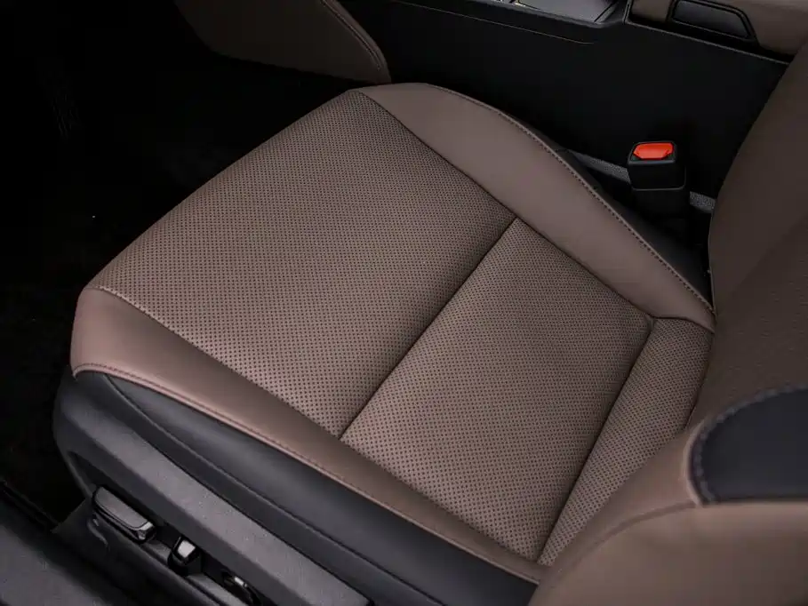 Lexus ES 2026 2025 200 Ultimate Edition