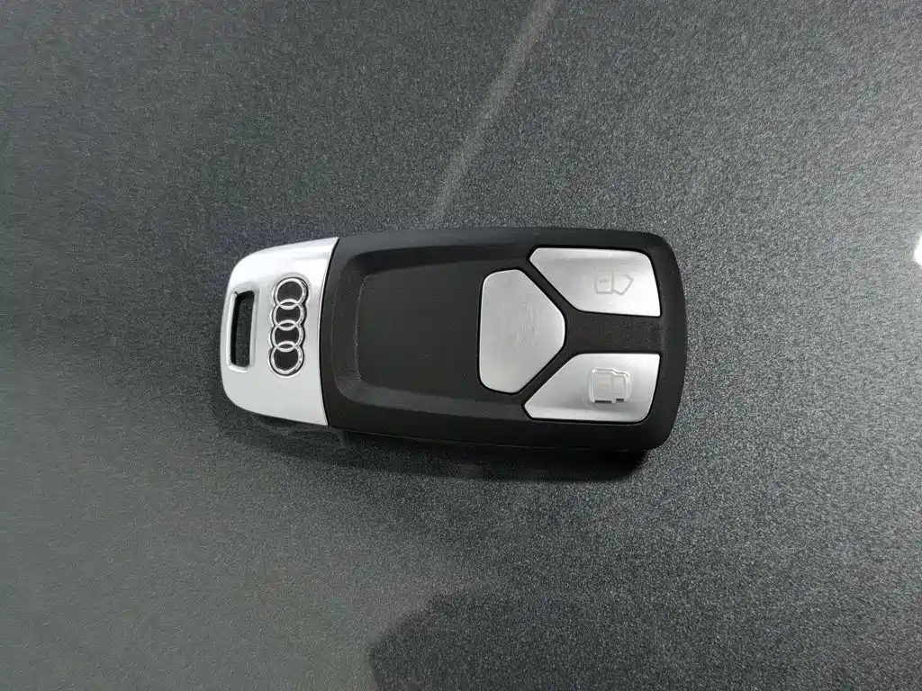 Фото 19 - Audi A4L