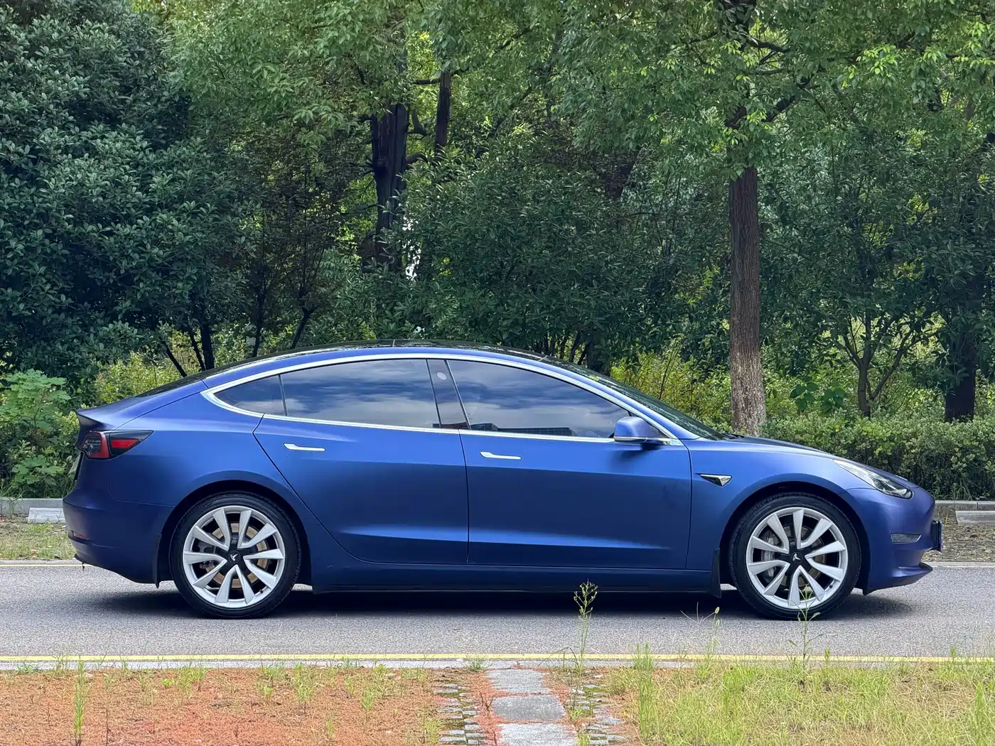 Tesla Model 3 (Import) 2019 2019 Long Range RWD Version