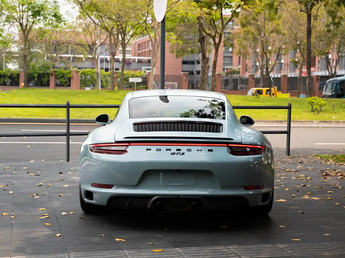 Porsche 911 2017 Carrera GTS 3.0T фото 22