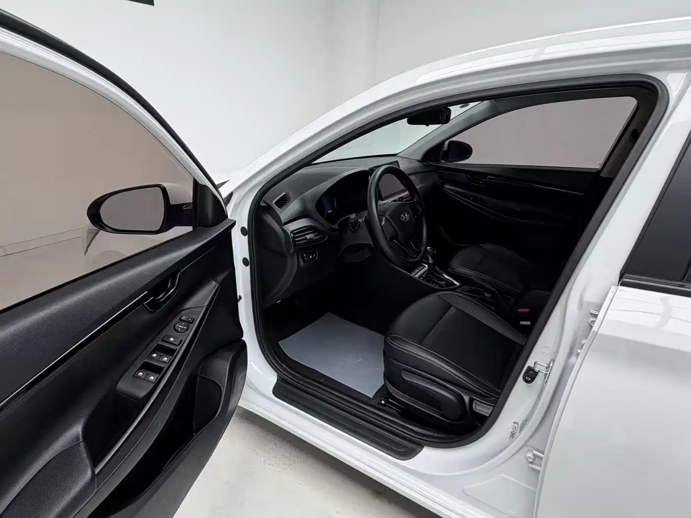 Hyundai Elantra 2020 1.6L Auto GL Pleasing Edition фото 11