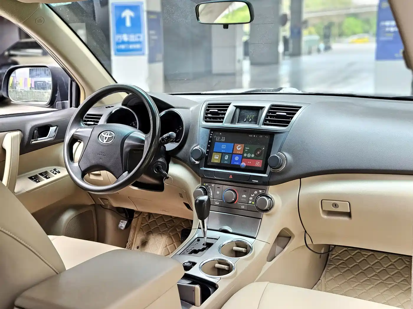Toyota Highlander 2009 2.7L 2WD 7-seater Elite Edition фото 7
