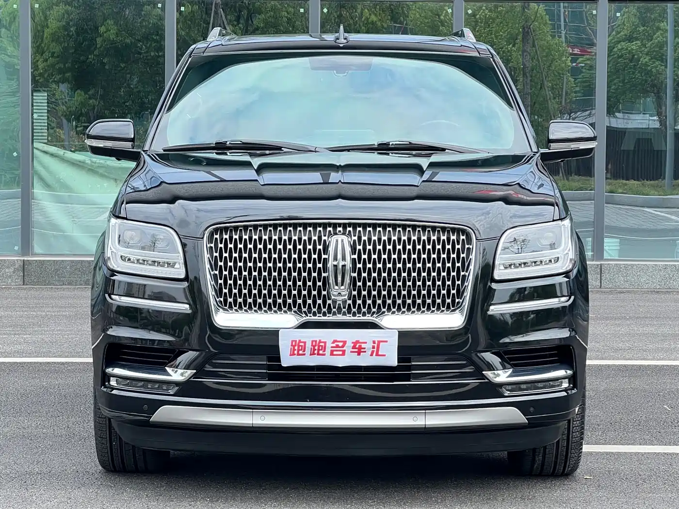 Фото 4 - Lincoln Navigator